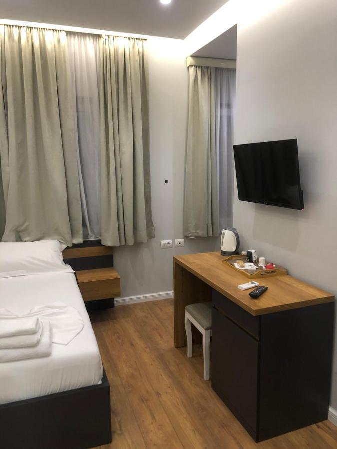 Andys Rooms Hotel Tirana Exterior photo
