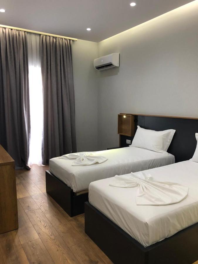 Andys Rooms Hotel Tirana Exterior photo