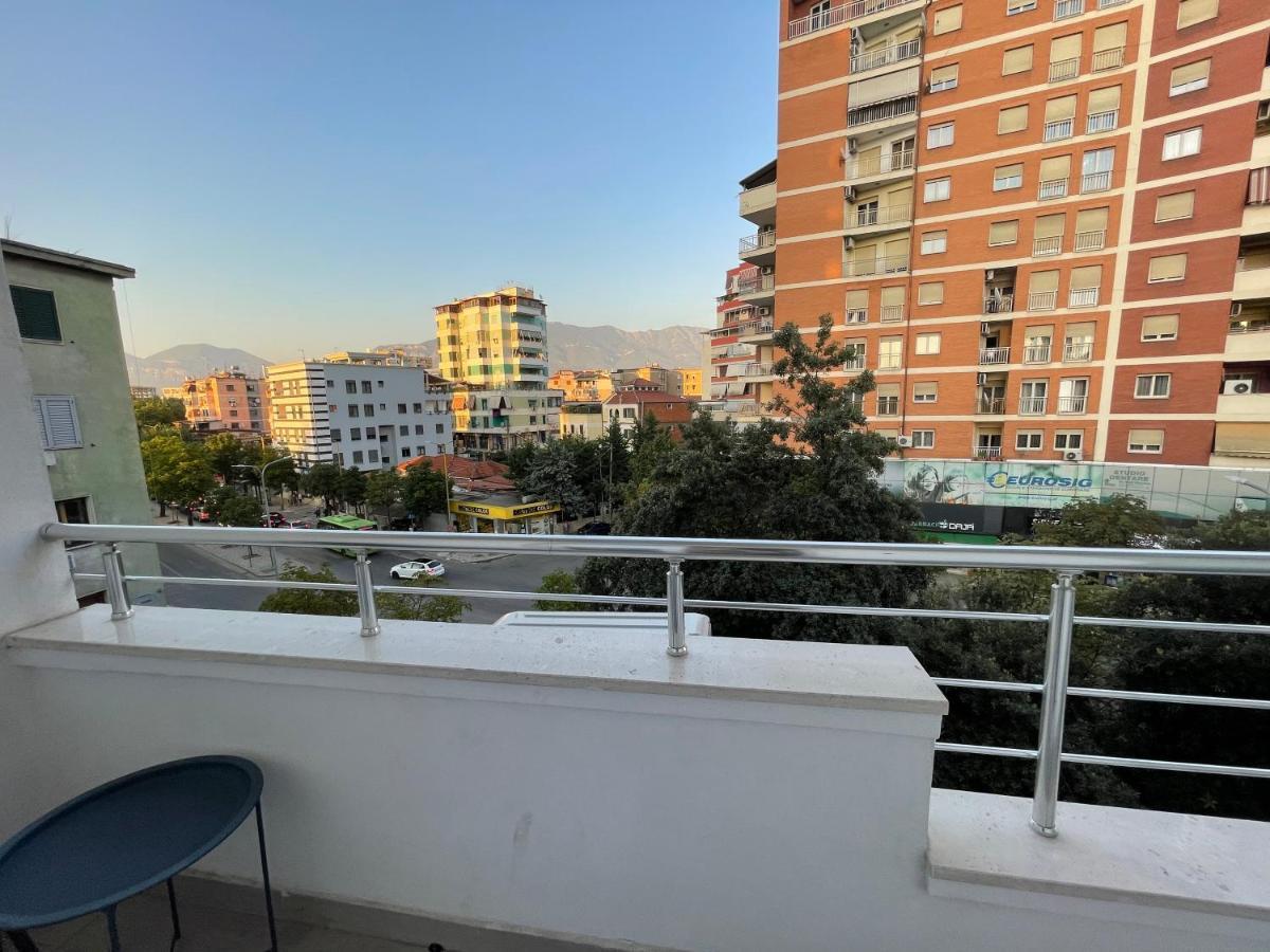 Andys Rooms Hotel Tirana Exterior photo