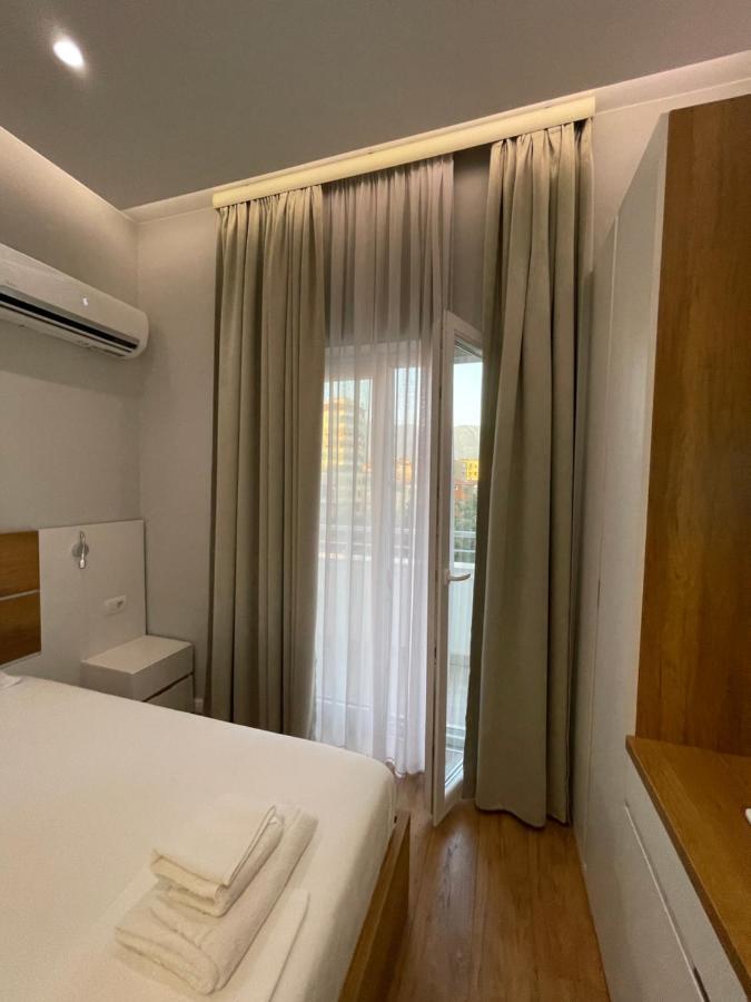 Andys Rooms Hotel Tirana Exterior photo