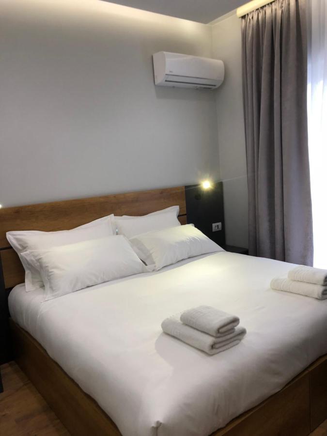 Andys Rooms Hotel Tirana Exterior photo